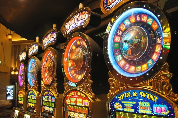 Screenshot showing medan4d live sportsbook odds and live-dealer table interface